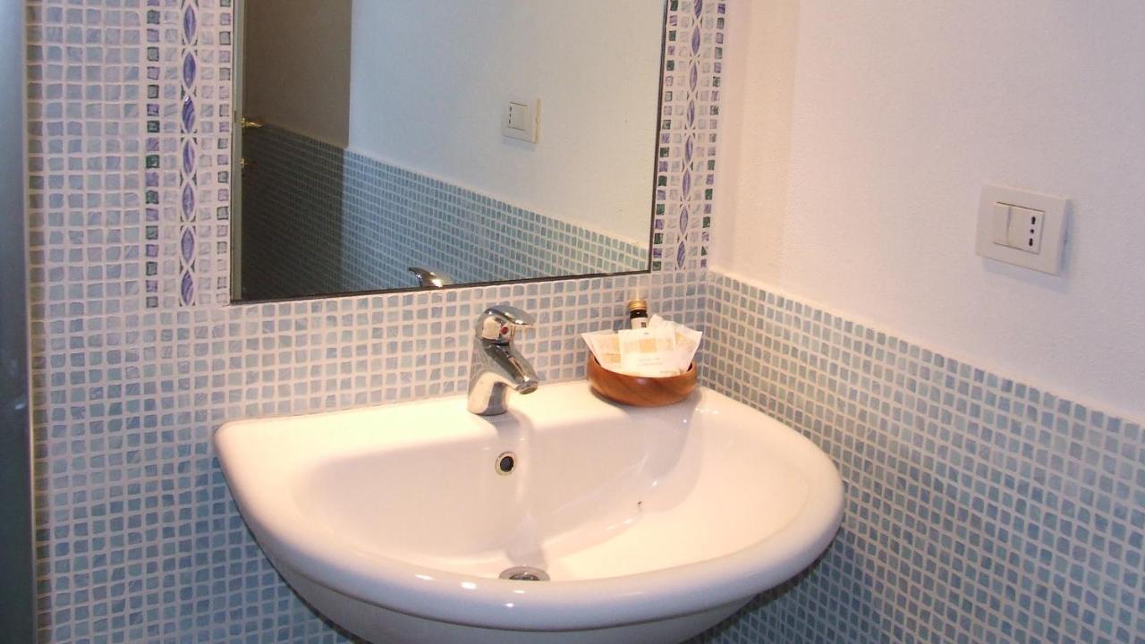 Roma 46 Apartment Alghero Luaran gambar