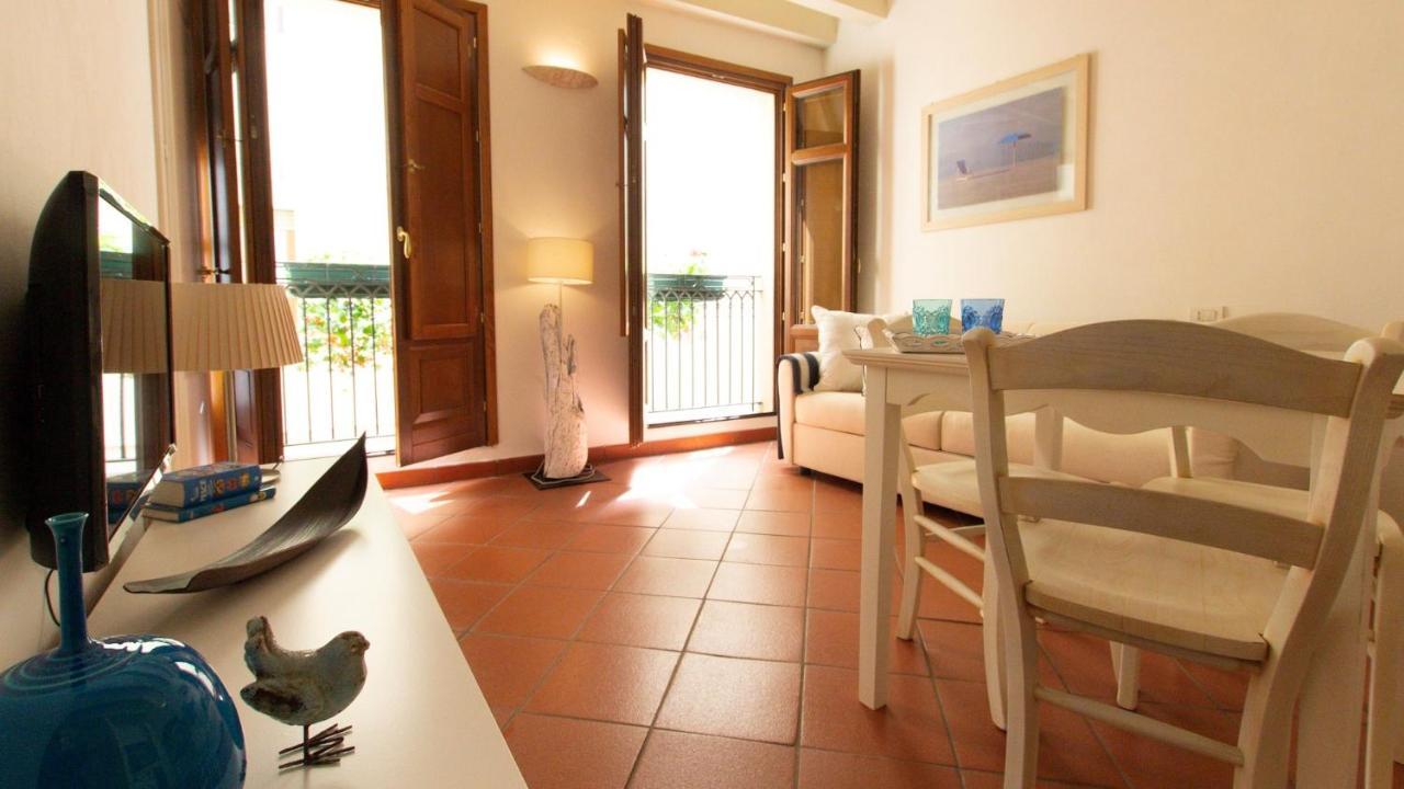 Roma 46 Apartment Alghero Luaran gambar